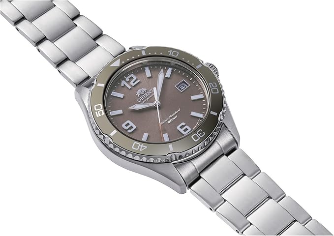 Orient Mako 40mm profil boitier acier